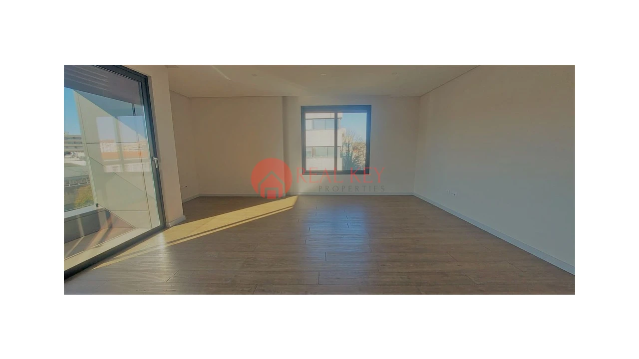 Apartamento T3 para Venda em Cedofeita, Santo Ildefonso, Sé, Miragaia, São Nicolau e Vitória Foto 4