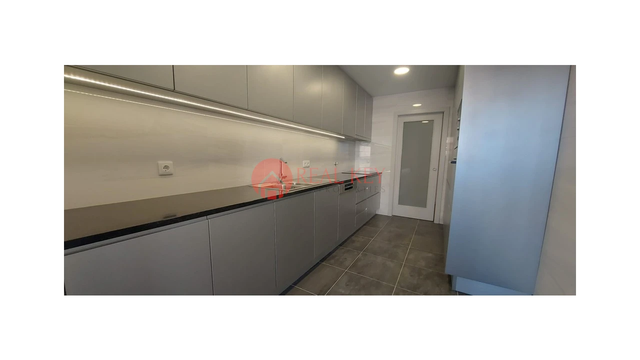 Apartamento T3 para Venda em Cedofeita, Santo Ildefonso, Sé, Miragaia, São Nicolau e Vitória Foto 9