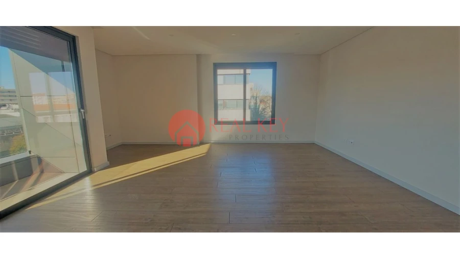 Apartamento T3 para Venda em Cedofeita, Santo Ildefonso, Sé, Miragaia, São Nicolau e Vitória Foto 4