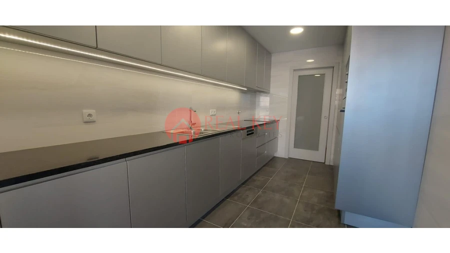 Apartamento T3 para Venda em Cedofeita, Santo Ildefonso, Sé, Miragaia, São Nicolau e Vitória Foto 9