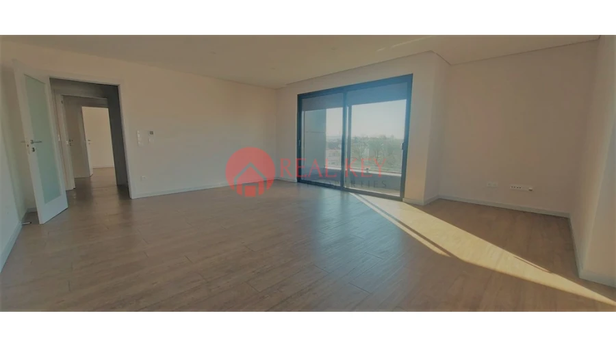 Apartamento T3 para Venda em Cedofeita, Santo Ildefonso, Sé, Miragaia, São Nicolau e Vitória Foto 2