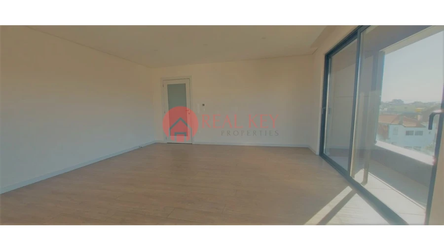 Apartamento T3 para Venda em Cedofeita, Santo Ildefonso, Sé, Miragaia, São Nicolau e Vitória Foto 3