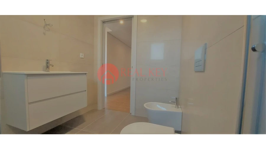 Apartamento T3 para Venda em Cedofeita, Santo Ildefonso, Sé, Miragaia, São Nicolau e Vitória Foto 5