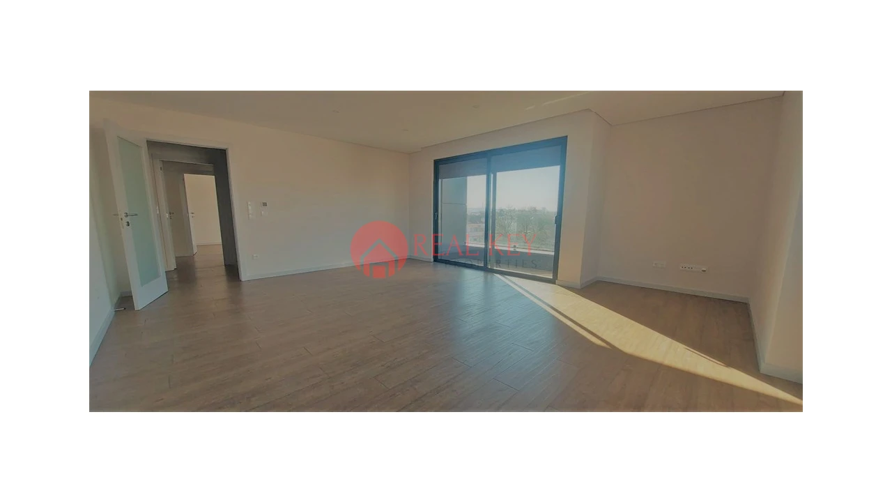 Apartamento T3 para Venda em Cedofeita, Santo Ildefonso, Sé, Miragaia, São Nicolau e Vitória Foto 2