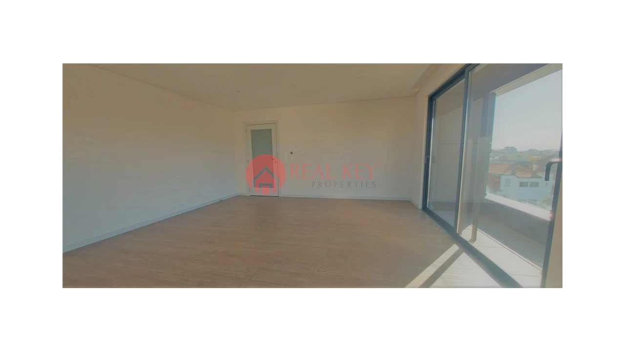 Apartamento T3 para Venda em Cedofeita, Santo Ildefonso, Sé, Miragaia, São Nicolau e Vitória Foto 3