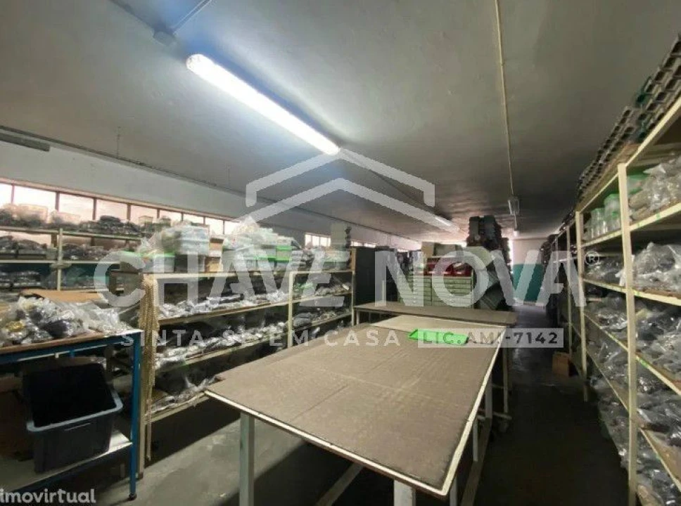 Armazém para Venda em São João da Madeira Foto 2
