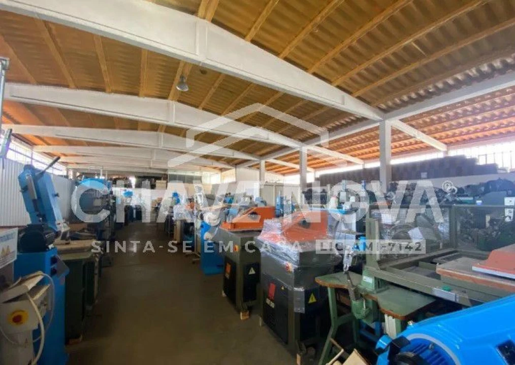 Armazém para Venda em São João da Madeira Foto 3