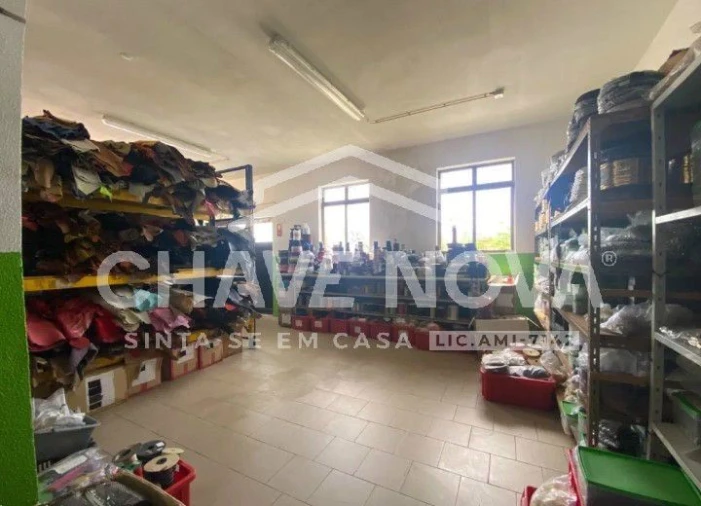 Armazém para Venda em São João da Madeira Foto 8