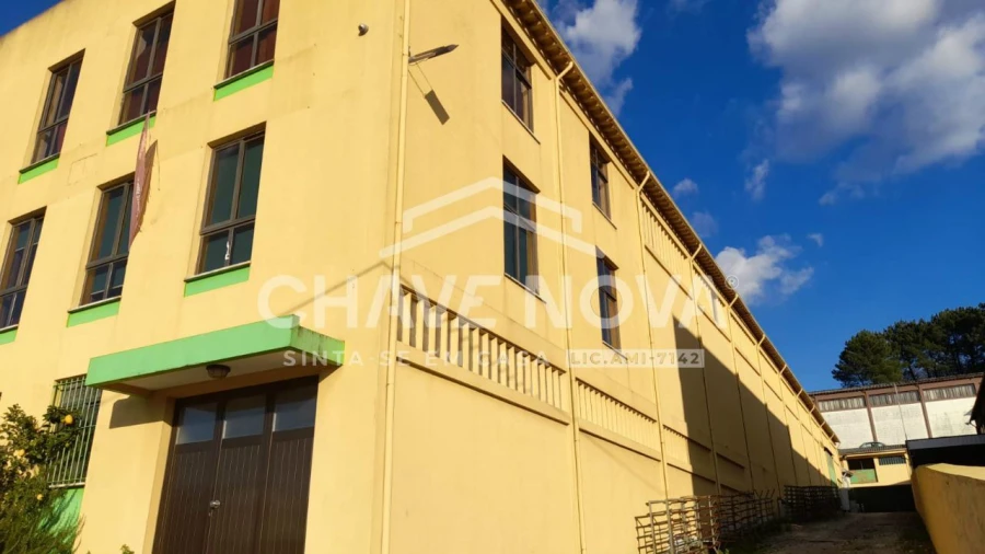 Armazém para Venda em São João da Madeira Foto 13