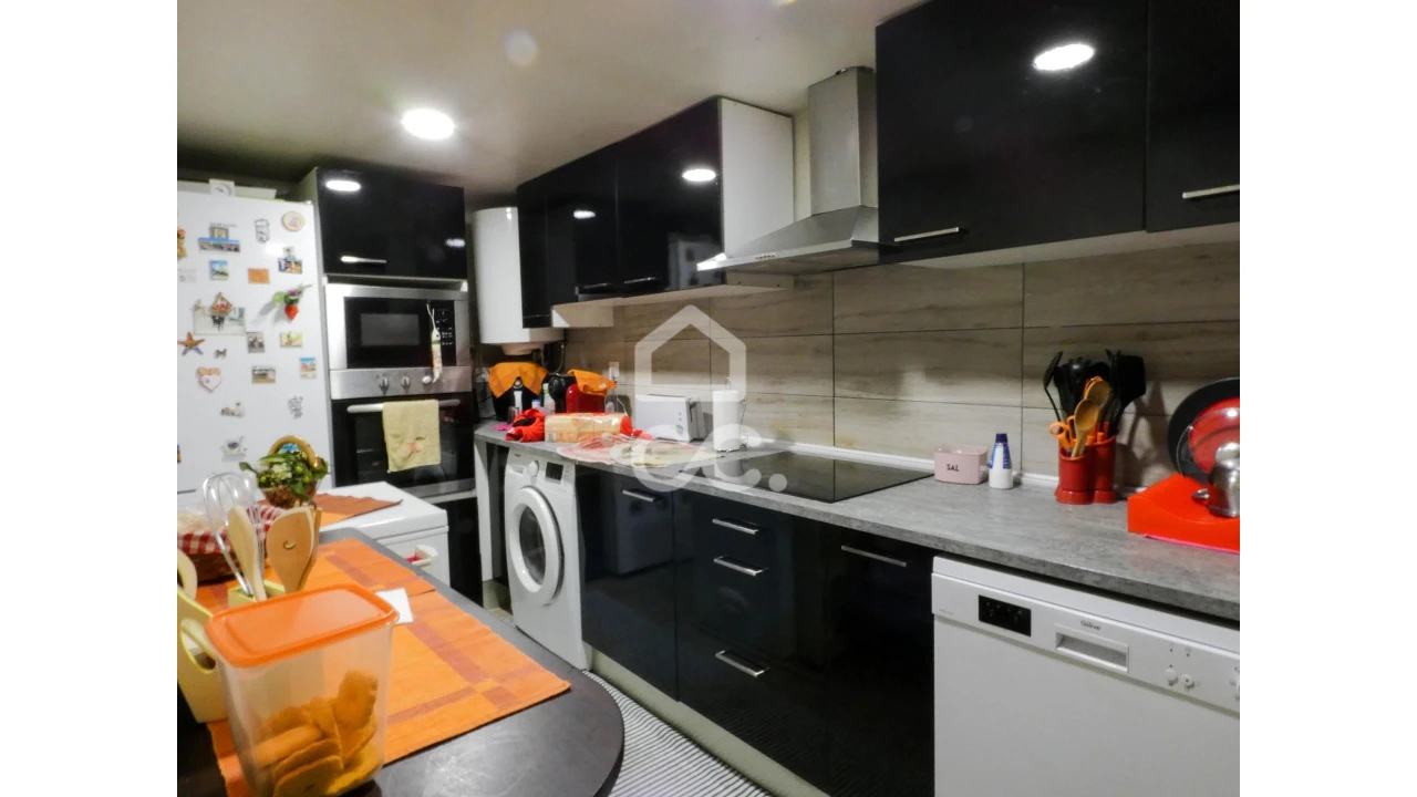 Prédio para Venda em Lordelo do Ouro e Massarelos Foto 3