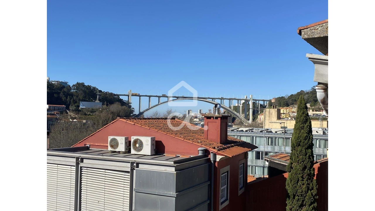 Prédio para Venda em Lordelo do Ouro e Massarelos Foto 13