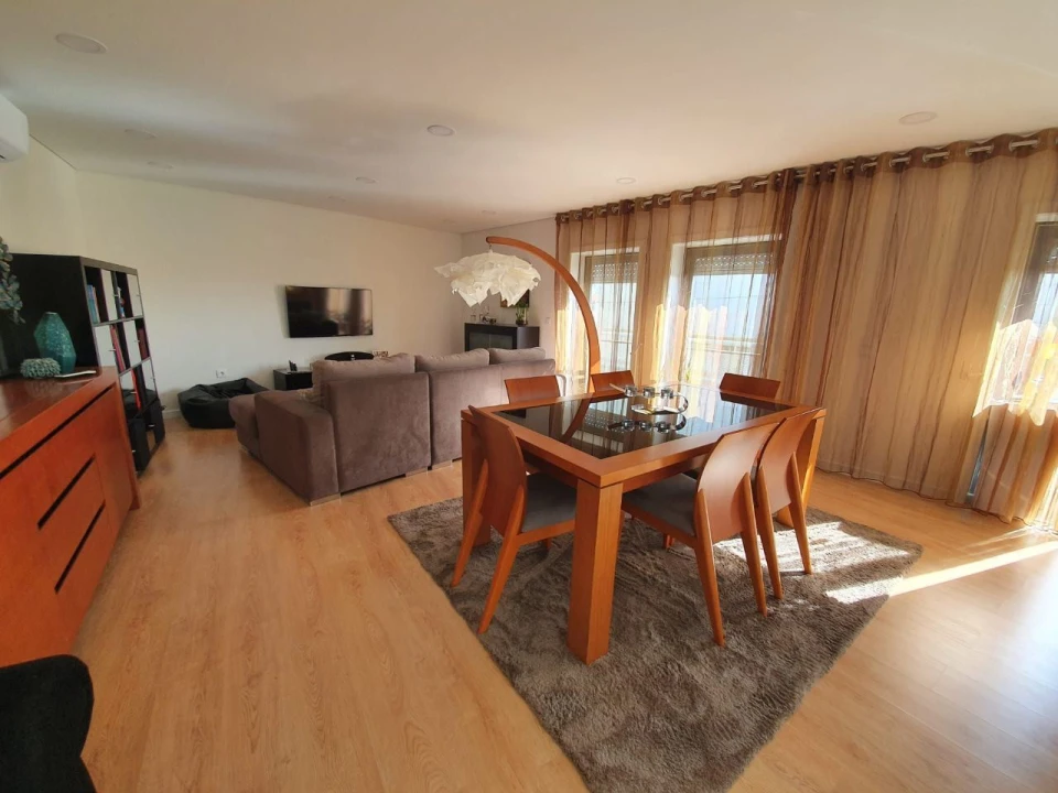 Apartamento T4 para Venda em Baltar Foto 2