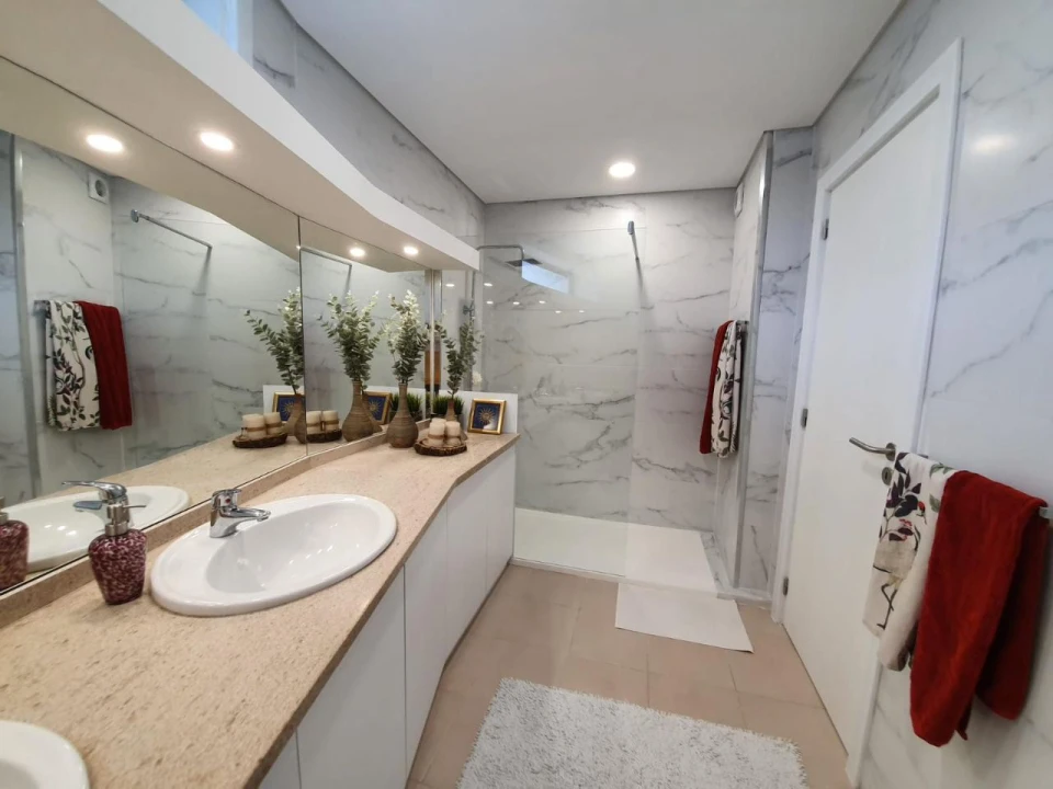 Apartamento T4 para Venda em Baltar Foto 8