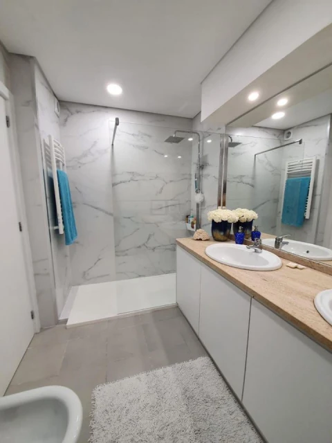 Apartamento T4 para Venda em Baltar
