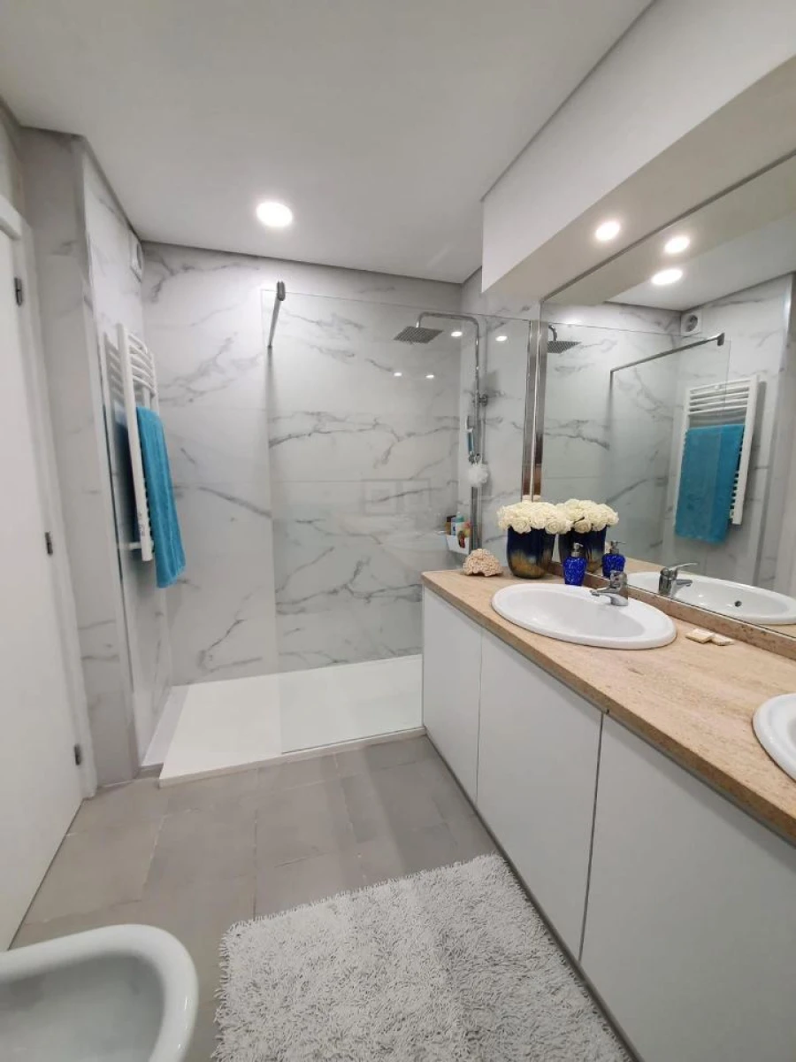 Apartamento T4 para Venda em Baltar Foto 5