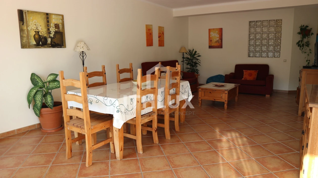 Moradia T6 para Venda em Faro (Sé e São Pedro) Foto 9