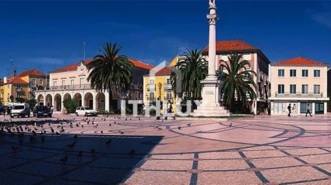 Prédio para Venda em União das Freguesias de Setúbal