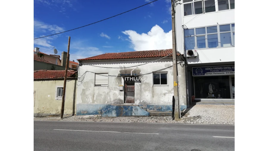 Prédio para Venda em Venda do Pinheiro e Santo Estêvão das Galés Foto 5