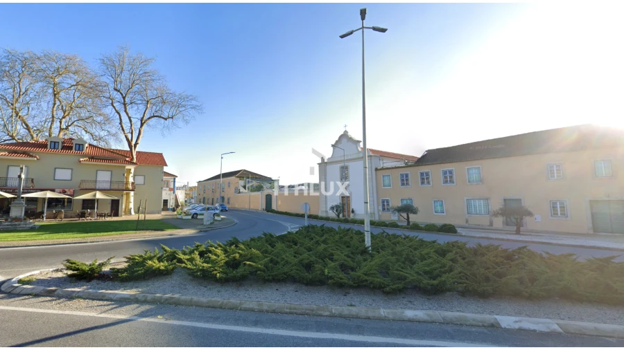 Prédio para Venda em Venda do Pinheiro e Santo Estêvão das Galés Foto 11