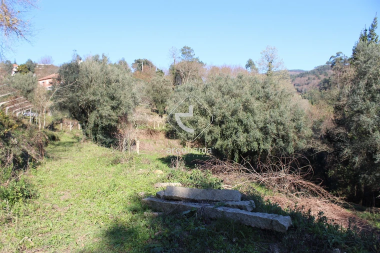 Terreno para Venda em Bárrio e Cepões Foto 14