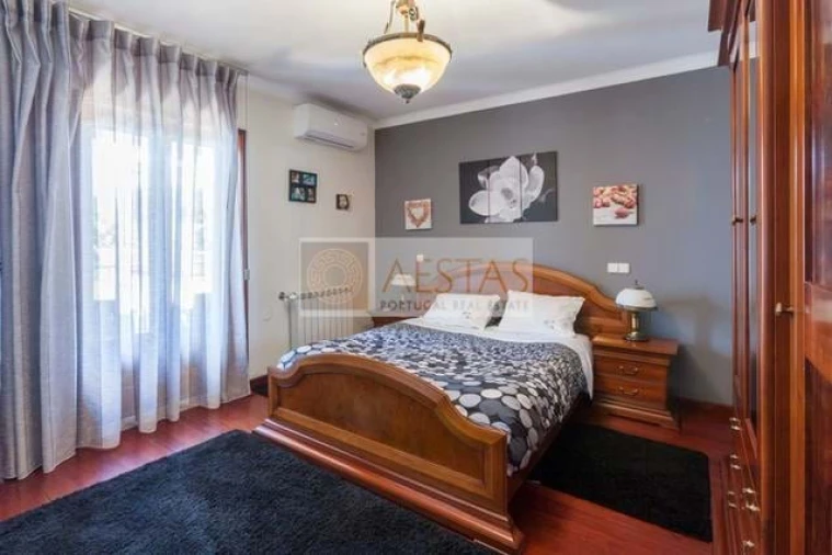 Moradia T5 para Venda em Espinho Foto 9