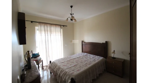 Moradia T6 para Venda em Santa Barbara de Nexe