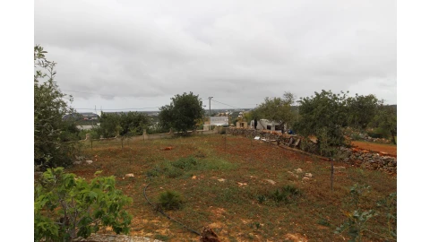 Moradia T6 para Venda em Santa Barbara de Nexe