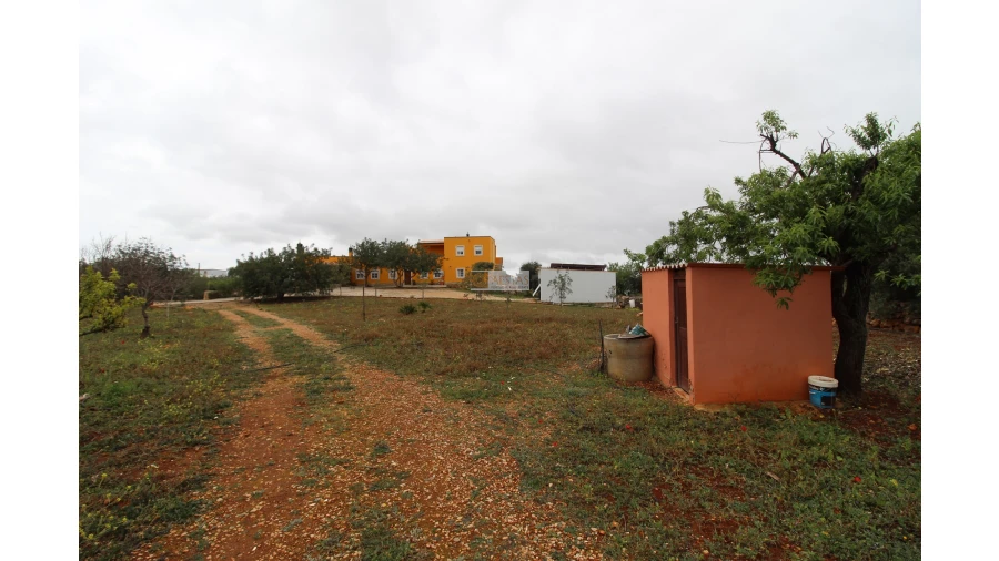 Moradia T6 para Venda em Santa Barbara de Nexe Foto 14