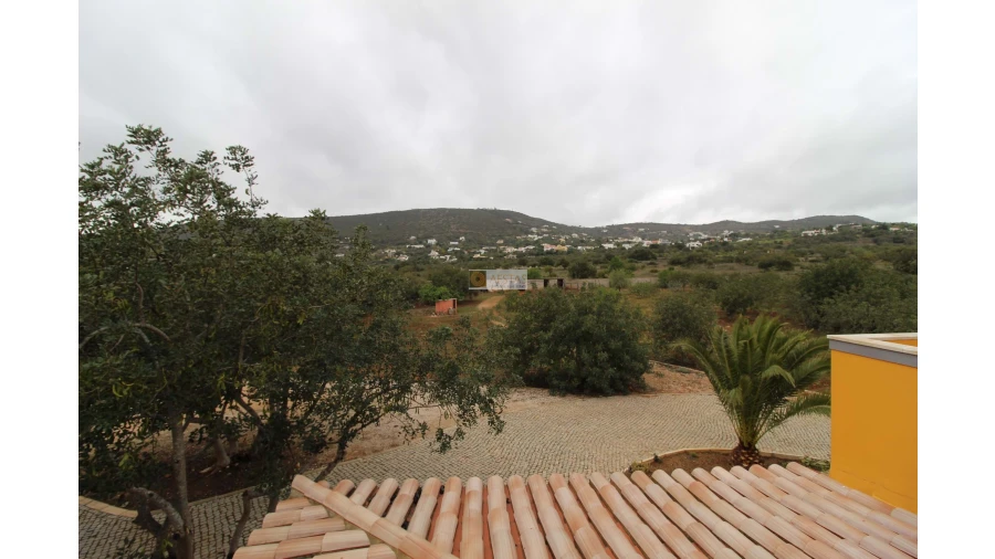 Moradia T6 para Venda em Santa Barbara de Nexe Foto 53