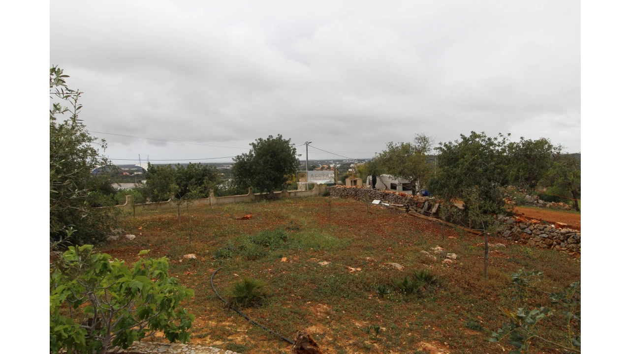 Moradia T6 para Venda em Santa Barbara de Nexe Foto 54