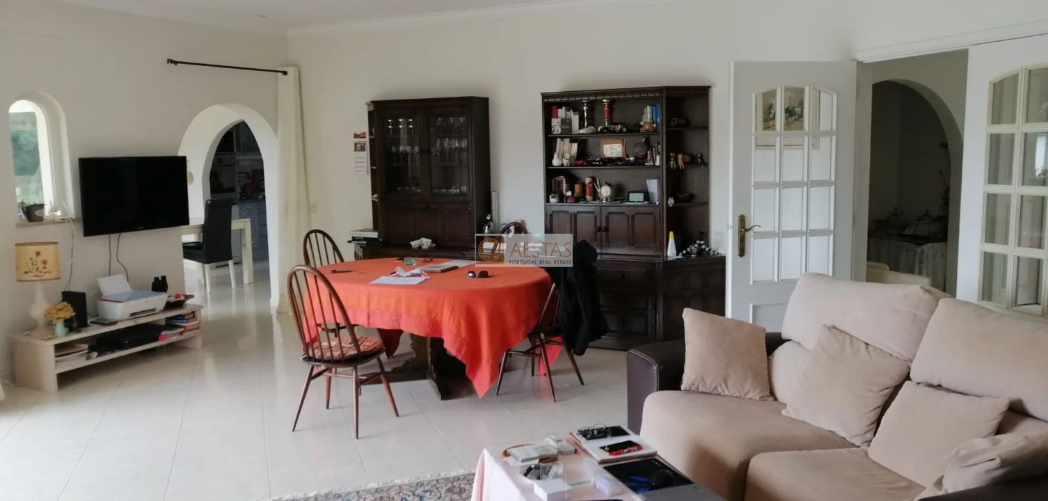 Moradia T3 para Venda em Santa Barbara de Nexe Foto 19