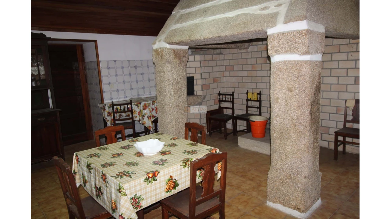 Quinta T5 para Venda em Santa Maria de Sardoura Foto 5