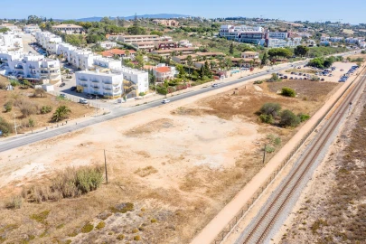 Terreno para Venda em Lagos (São Sebastião e Santa Maria)