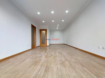 Apartamento T2 para Venda em Póvoa de Varzim, Beiriz e Argivai