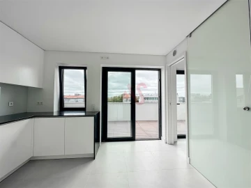 Apartamento T4 para Arrendamento em Matosinhos e Leça da Palmeira