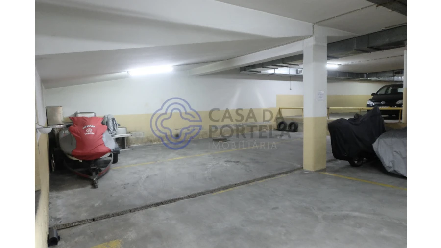 Garagem para Venda em Matosinhos e Leça da Palmeira Foto 3