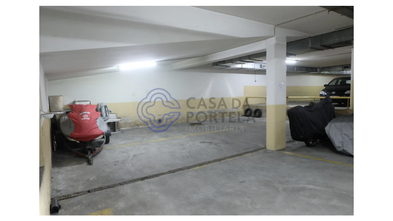 Garagem para Venda em Matosinhos e Leça da Palmeira Foto 3