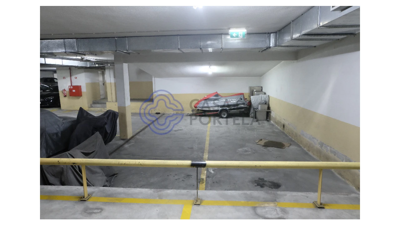 Garagem para Venda em Matosinhos e Leça da Palmeira Foto 4