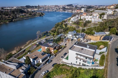 Moradia T5 para Venda em Gondomar (São Cosme), Valbom e Jovim