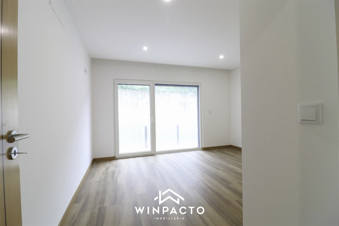 Moradia T4 para Venda em Seia, São Romão e Lapa dos Dinheiros Foto 21