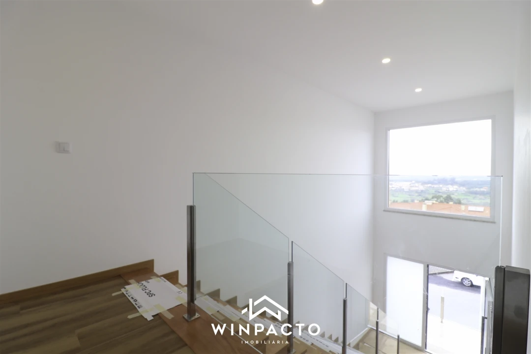 Moradia T4 para Venda em Seia, São Romão e Lapa dos Dinheiros Foto 18