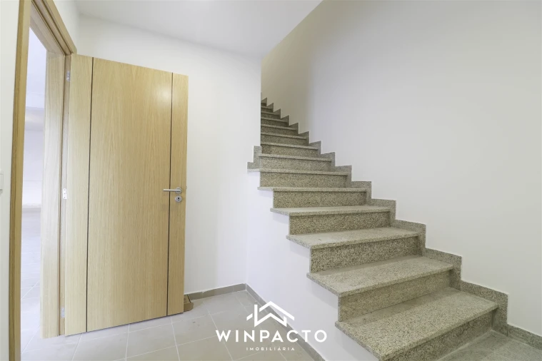 Moradia T4 para Venda em Seia, São Romão e Lapa dos Dinheiros Foto 55