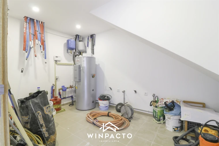 Moradia T4 para Venda em Seia, São Romão e Lapa dos Dinheiros Foto 46