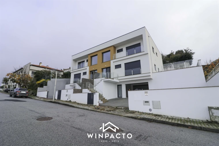 Moradia T4 para Venda em Seia, São Romão e Lapa dos Dinheiros Foto 56