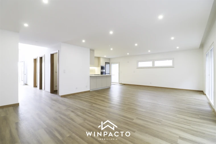 Moradia T4 para Venda em Seia, São Romão e Lapa dos Dinheiros Foto 5