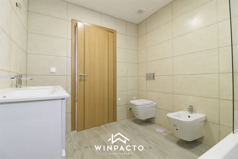 Moradia T4 para Venda em Seia, São Romão e Lapa dos Dinheiros Foto 34