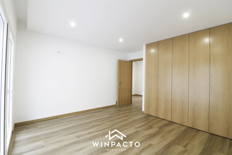 Moradia T4 para Venda em Seia, São Romão e Lapa dos Dinheiros Foto 29