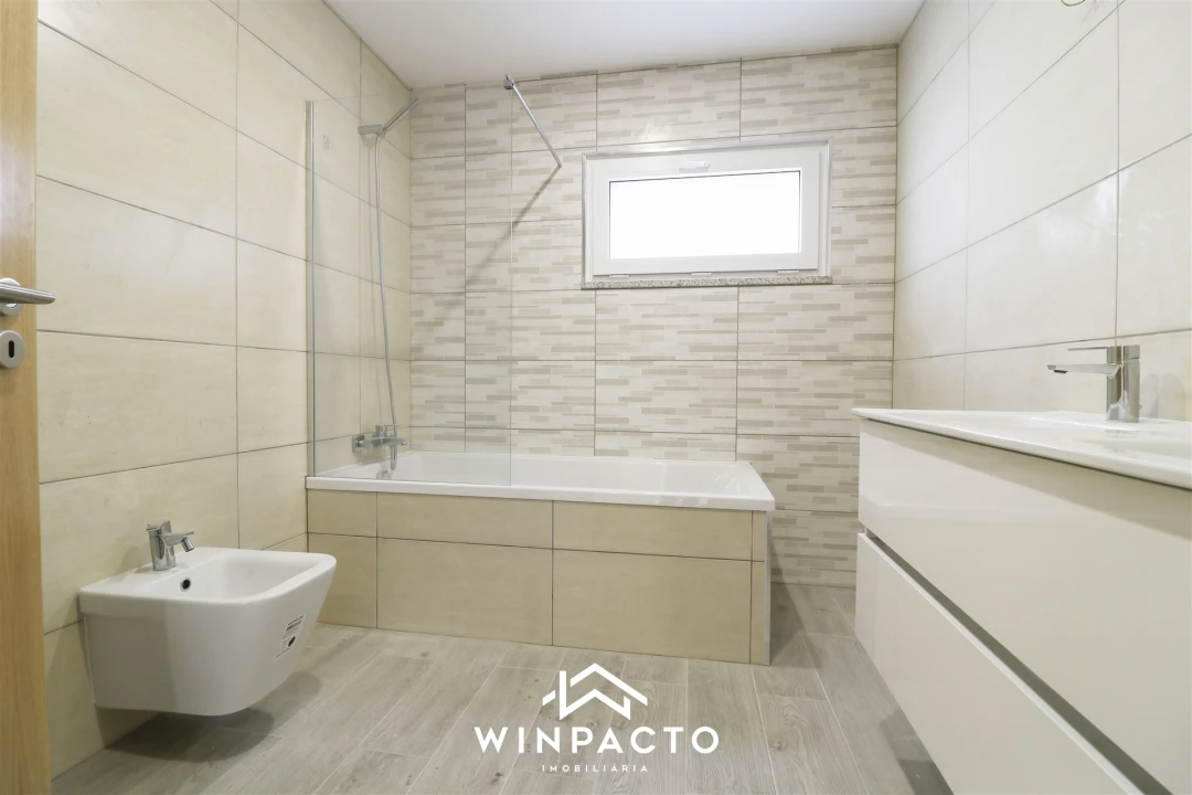 Moradia T4 para Venda em Seia, São Romão e Lapa dos Dinheiros Foto 33