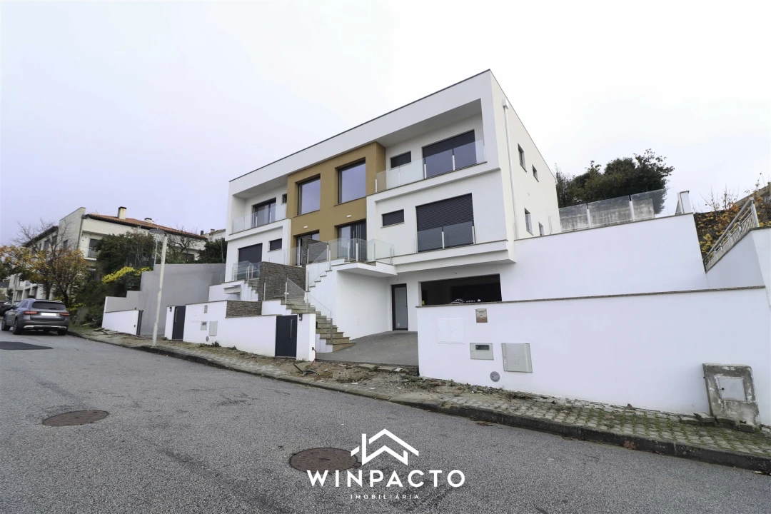Moradia T4 para Venda em Seia, São Romão e Lapa dos Dinheiros Foto 58