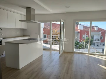 Moradia T5 para Venda em Orgens